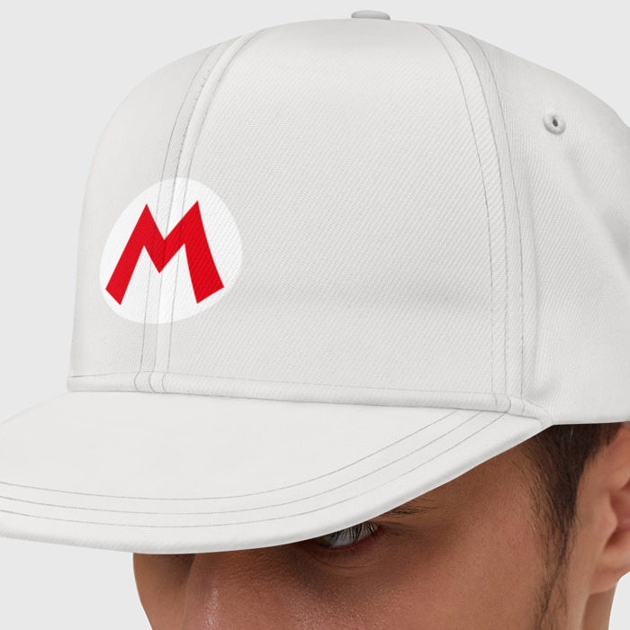 Кепка с принтом The Super Mario Bros лого Марио для любого человека, и мужчины, и женщины, вид спереди №1. Цвет основы: белый