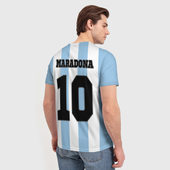 Футболка с принтом Марадона Аргентина ретро для мужчины, вид на модели сзади №2. Цвет основы: белый