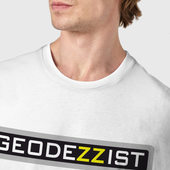 Футболка с принтом Geodezzist для мужчины, вид на модели спереди №4. Цвет основы: белый