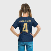 Футболка с принтом Sergio Ramos away 19-20 для ребенка, вид на модели сзади №3. Цвет основы: белый