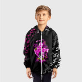 Ветровка с принтом KILLER QUEEN розовый на черной полосе для ребенка, вид на модели спереди №2. Цвет основы: белый