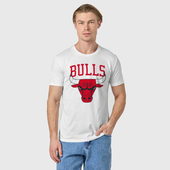 Футболка с принтом Bulls для мужчины, вид на модели спереди №2. Цвет основы: белый