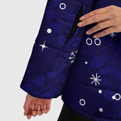 Куртка с принтом Новогодние снежинки для женщины, вид на модели спереди №4. Цвет основы: черный