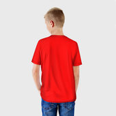 Футболка с принтом Brawl Stars Edgar косплей красный мерч для ребенка, вид на модели сзади №2. Цвет основы: белый
