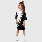 Платье с принтом Черно Белое пианино для ребенка, вид на модели спереди №2. Цвет основы: белый