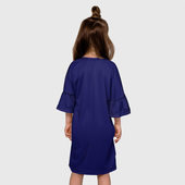 Платье с принтом КАК ПРИРУЧИТЬ ДРАКОНА | ВОЗВРАЩЕНИЕ для ребенка, вид на модели сзади №2. Цвет основы: белый