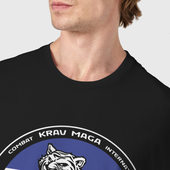 Футболка с принтом Krav-maga emblem tiger для мужчины, вид на модели спереди №4. Цвет основы: черный