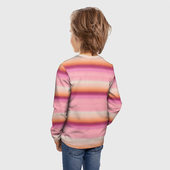 Лонгслив с принтом Энид Синклер с Уэнсдей Аддамс — текстура свитера для ребенка, вид на модели сзади №2. Цвет основы: белый