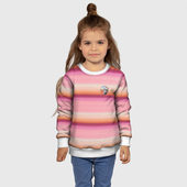 Свитшот с принтом Энид Синклер с Уэнсдей Аддамс — текстура свитера для ребенка, вид на модели спереди №4. Цвет основы: белый