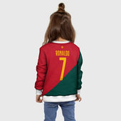 Свитшот с принтом Криштиану Роналду сборная Португалии 7 для ребенка, вид на модели сзади №4. Цвет основы: белый