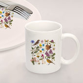 Набор: тарелка кружка с принтом Цветение и птички для любого человека, вид спереди №2. Цвет основы: белый
