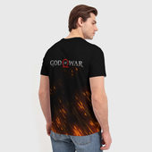 Футболка с принтом Кратос в огне God of war на спине для мужчины, вид на модели сзади №2. Цвет основы: белый