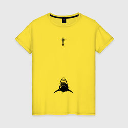 Водолаз и акула – Женская футболка хлопок с принтом купить со скидкой в -20%