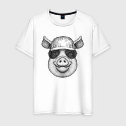 Свинка в очках и кепке – Мужская футболка хлопок с принтом купить со скидкой в -20%