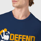 Футболка с принтом Defend the land для мужчины, вид на модели спереди №4. Цвет основы: темно-синий